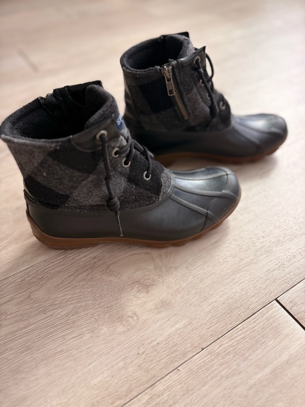 Sperry Black Women's Waterproof Duck Boots with Wool Plaid Detailing Size 6.5M - Picture 2 of 7